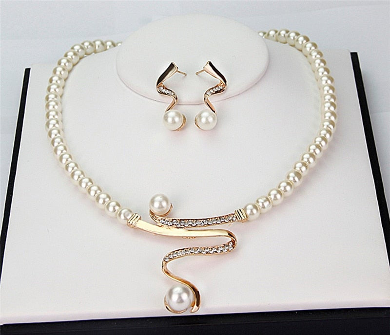 Natuurlijke Parel Ketting + Oorbellen Set
